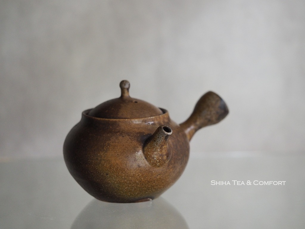 Japanese Teapot Master, Hiromi Yamamoto, Wood fire, side handle Kyusu