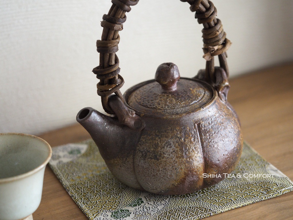 Traditional Artisan Japanese Teapot Wooden Handle Tea Cup Ceramic