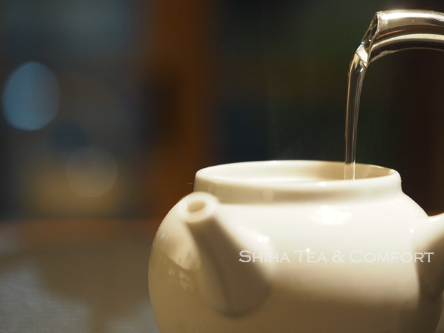 お茶を淹れる 電気ケトル比較 ティファール、タイガーわく子、ラッセルホブス。注ぎ口 水流の細さ美しさに注目 おすすめは | SHIHA TEAPOT  SHOP - Japanese Kyusu Teapot