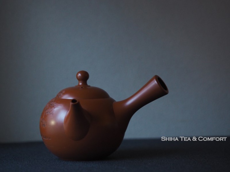A Masterpiece in Japan Tokoname Teapot History Hakudo, Great Carver