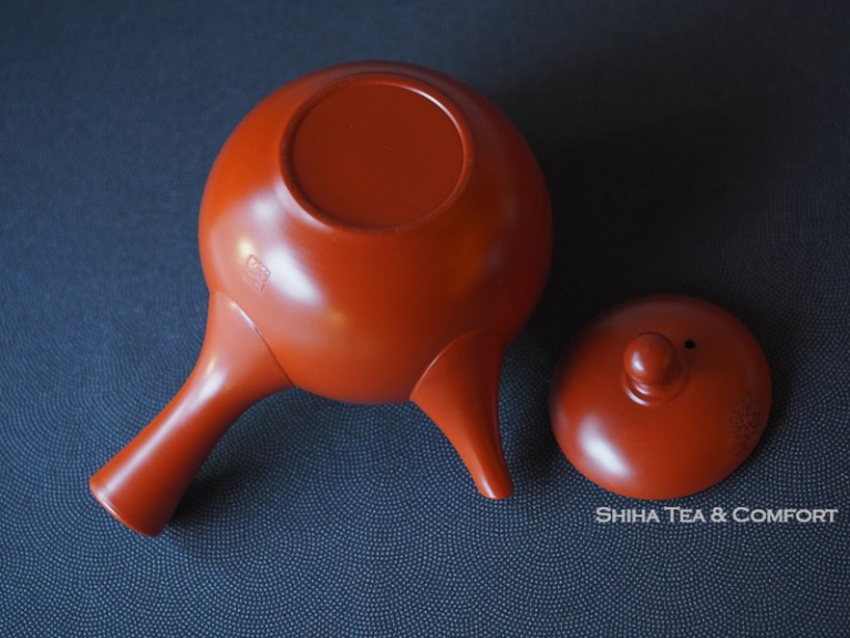 A Masterpiece in Japan Tokoname Teapot History Hakudo, Great Carver